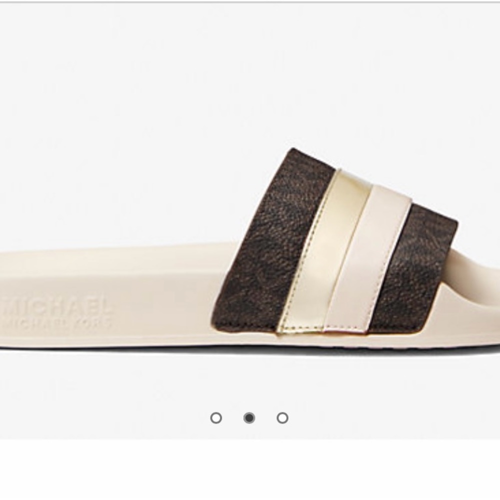 Michael Kors Logo Slides in light cream - Picture 3 of 6